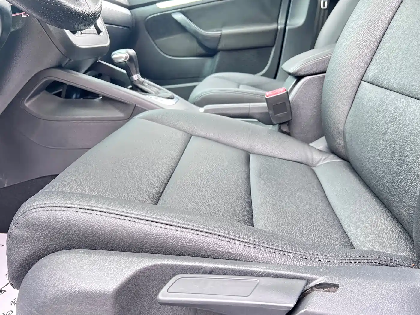 Volkswagen Sagitar 2011 1.4TSI Auto Luxury фото 10