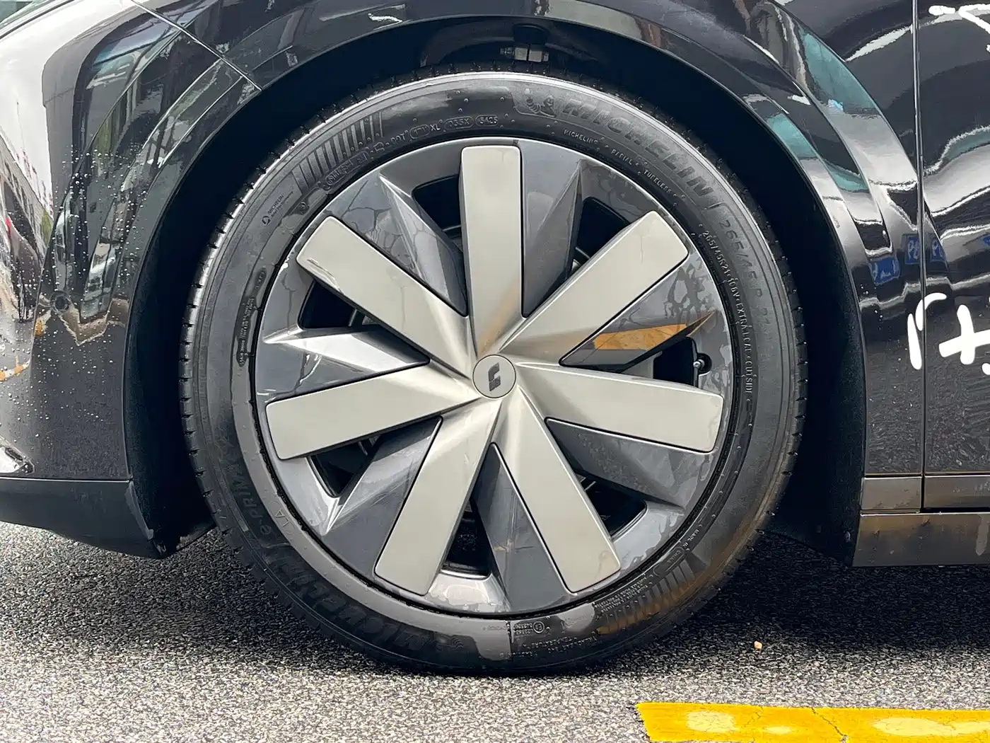Li Auto Li i8 2025 2025 Standard Edition