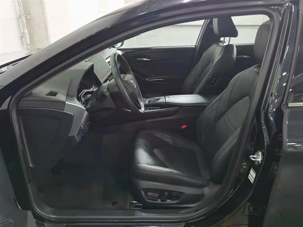 Toyota Avalon 2023 Hybrid 2.5L XLE Premium Edition фото 10
