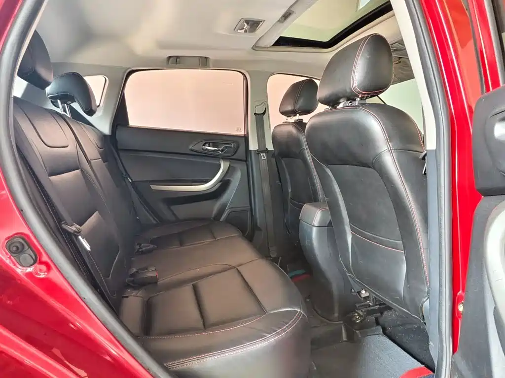 Photo 6 - Changan CS35