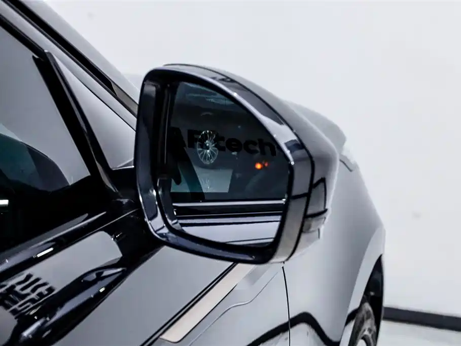 Land Rover Range Rover Velar 2024 Dynamic SE фото 27