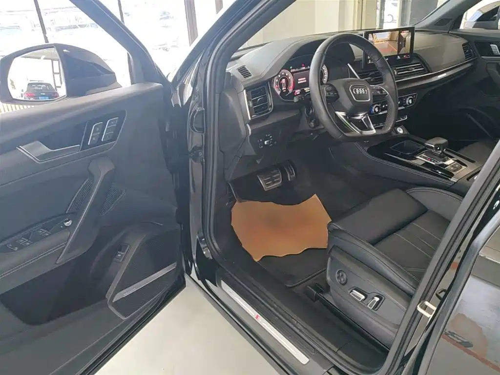 Audi Q5L 2024 Model 45 TFSI Luxury Dynamic фото 16