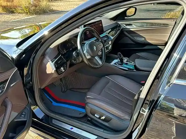 BMW 5 Series 2022 530Li Leading Luxury Package фото 3