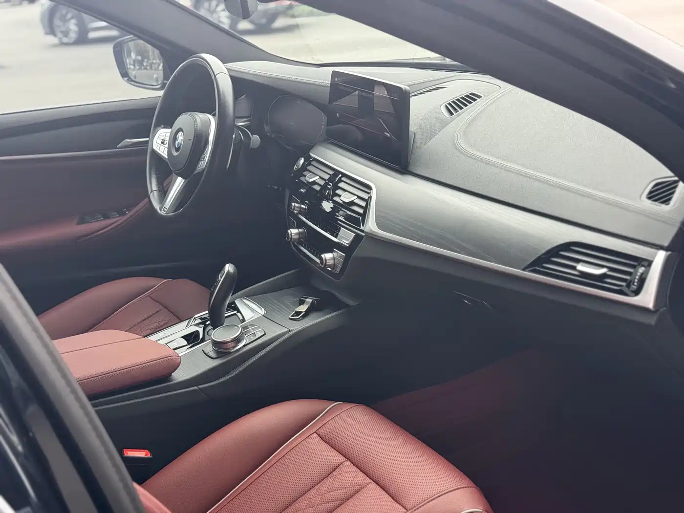 BMW 5 Series 2023 530Li Leading M Sport Package фото 13