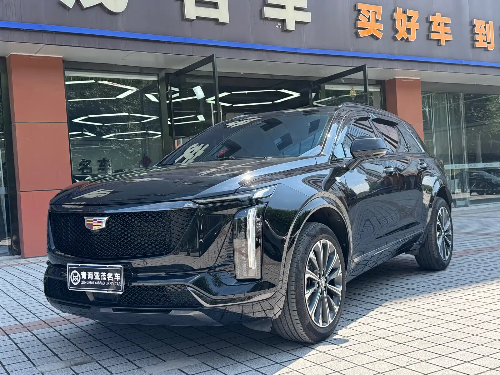 Фото 1 - Cadillac XT5