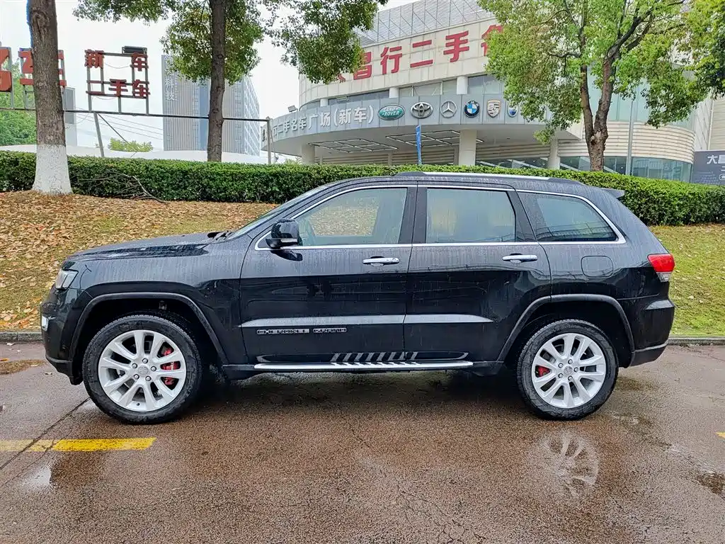JEEP GRAND CHEROKEE