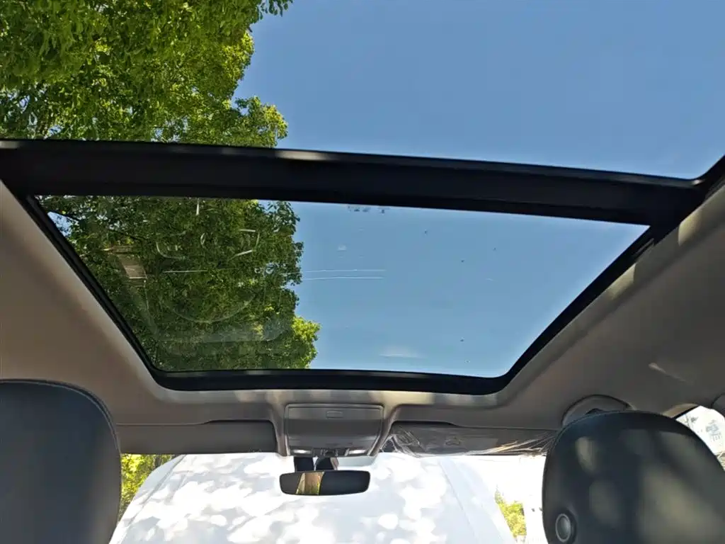 Volkswagen Tiguan L 2021 330TSI Automatic 2WD R-Line Premium фото 18