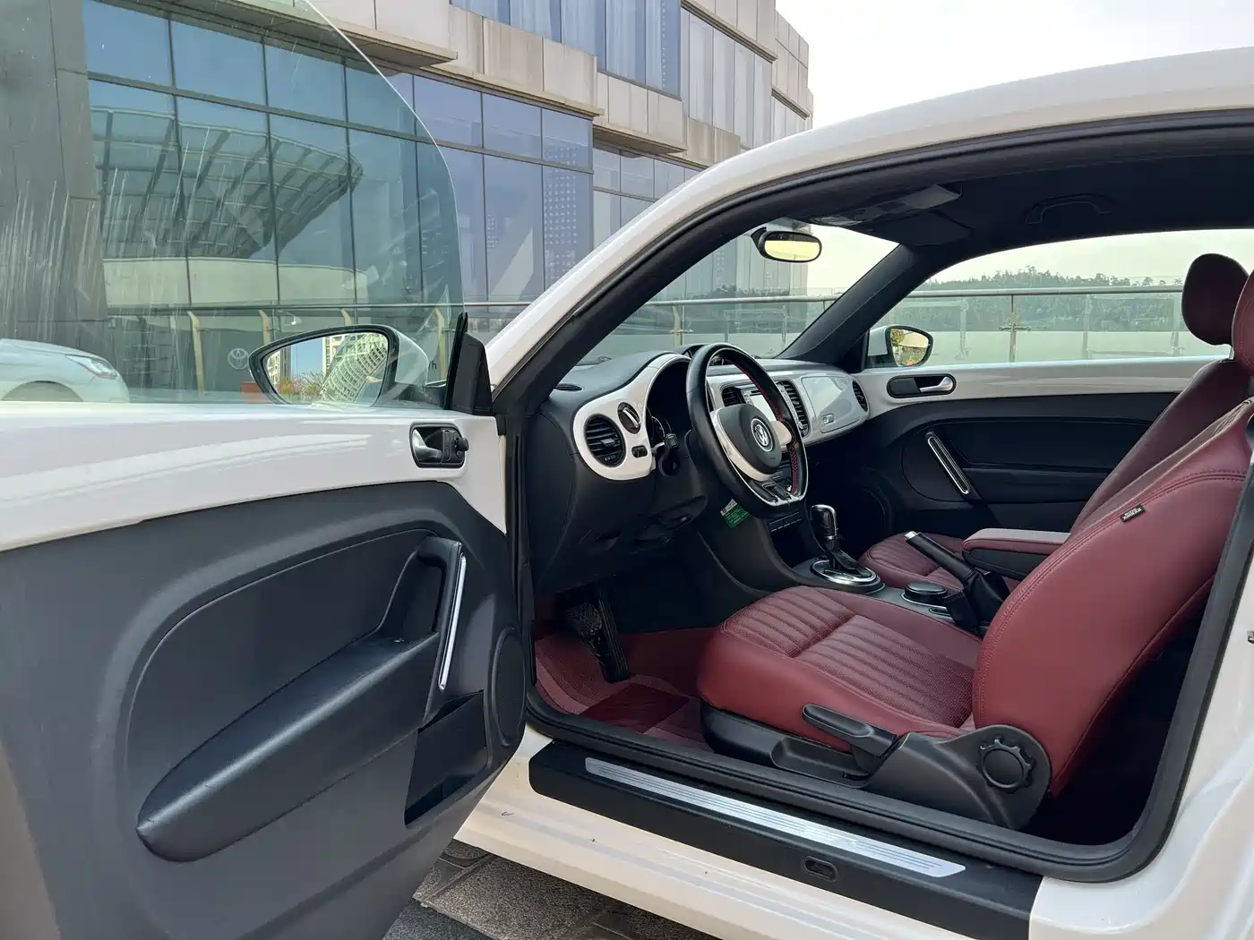 Volkswagen Beetle 2014 1.4TSI Fashion Edition фото 29