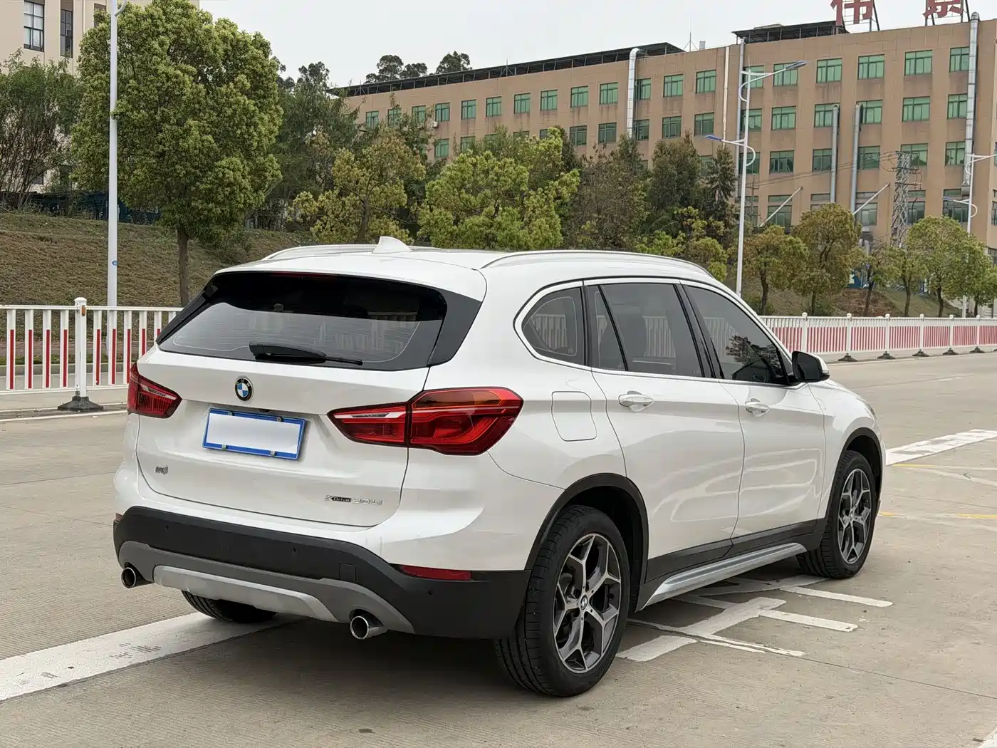 BMW X1 2019 xDrive20Li Premium Model фото 5