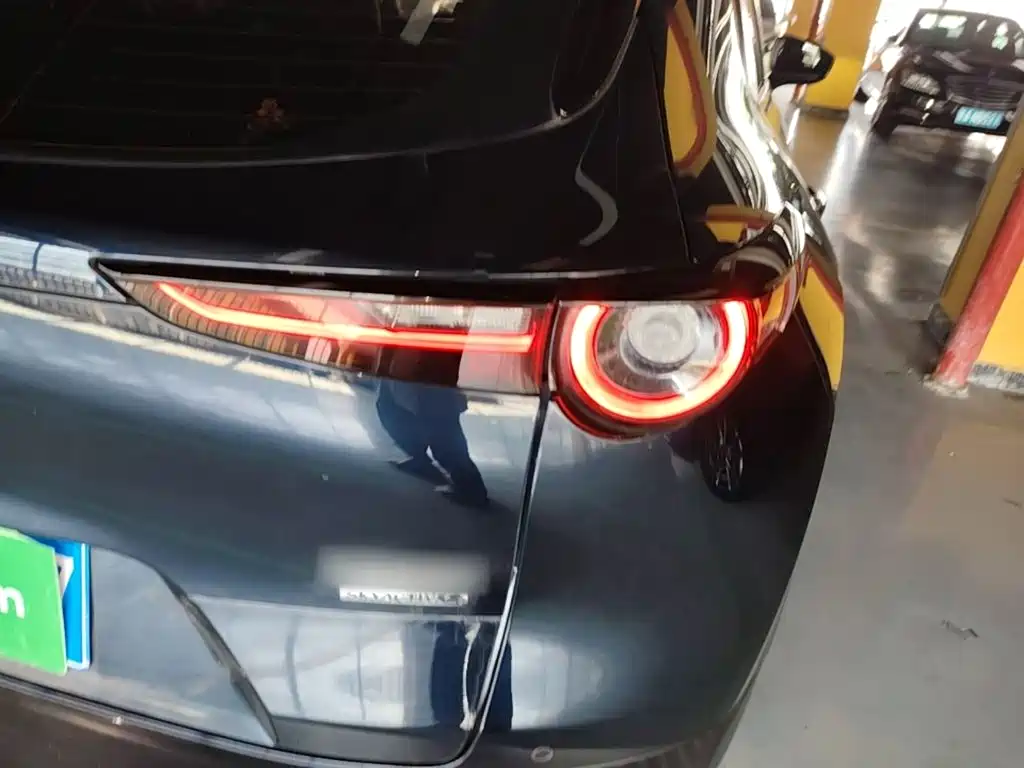 Photo 8 - Mazda CX-30
