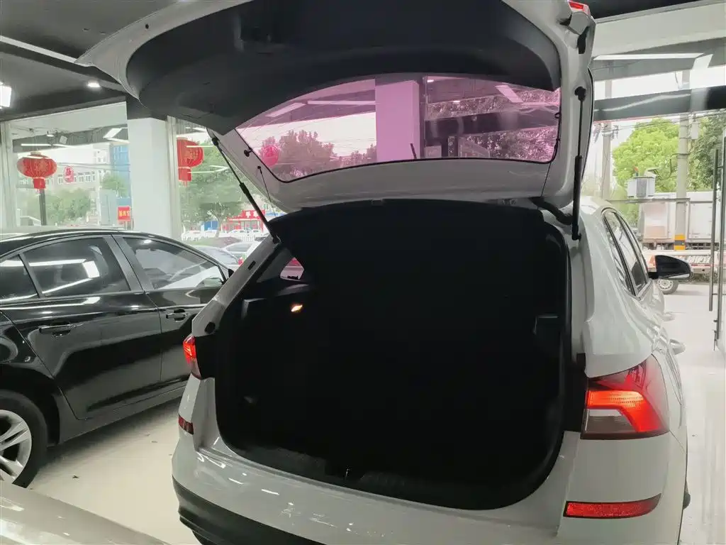 Škoda Kamiq 2018 1.5L Automatic Standard Edition China VI фото 19