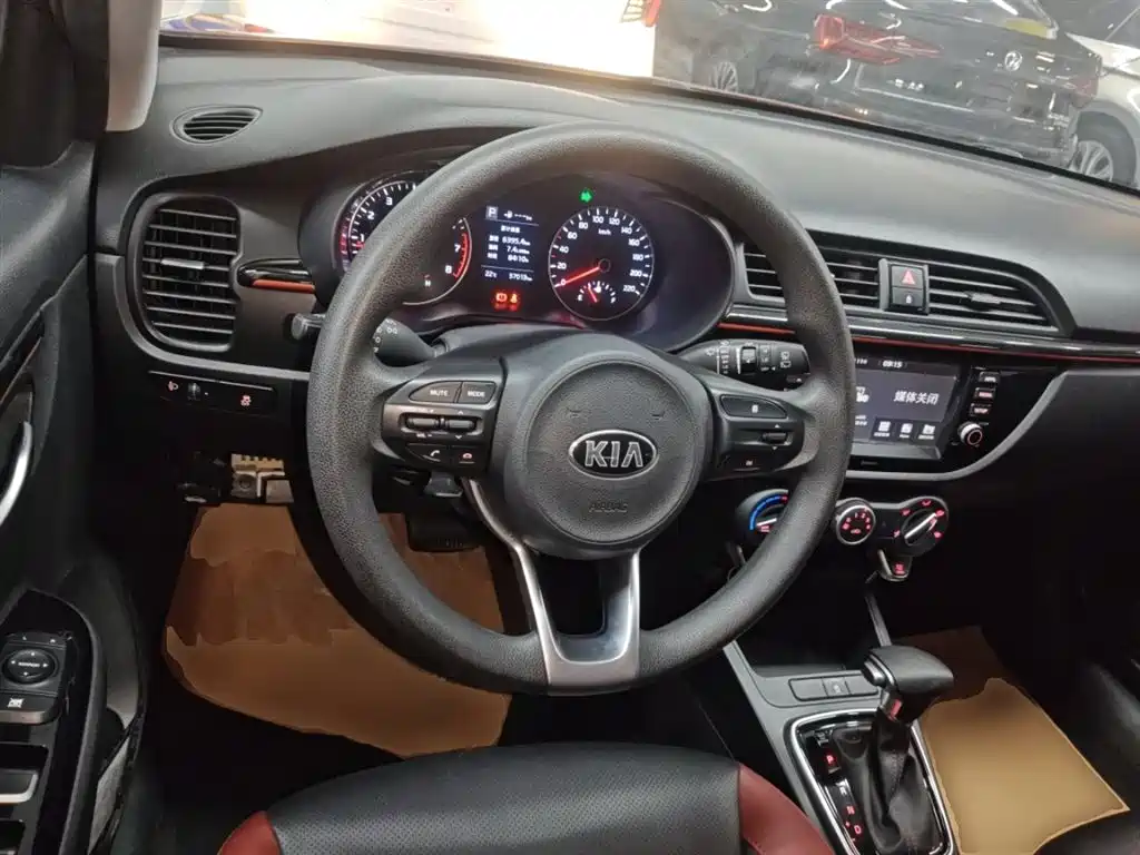 Kia KX CROSS 2017 1.4L AT GLS фото 7