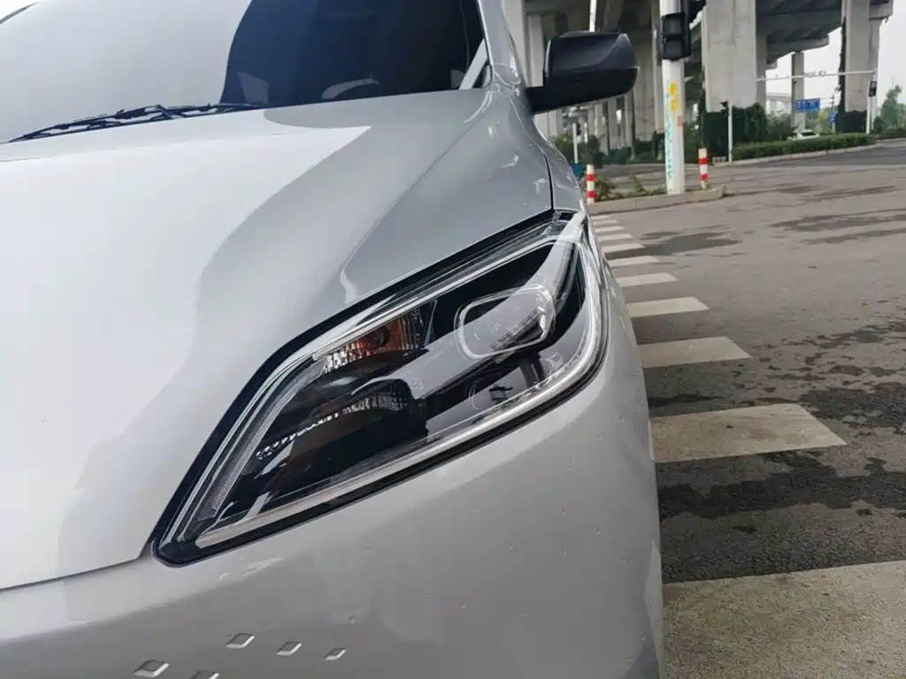 Wuling Motors Wuling Hongguang New Energy 2025 2025 Extended-Range Hybrid 50KM Comfort Version