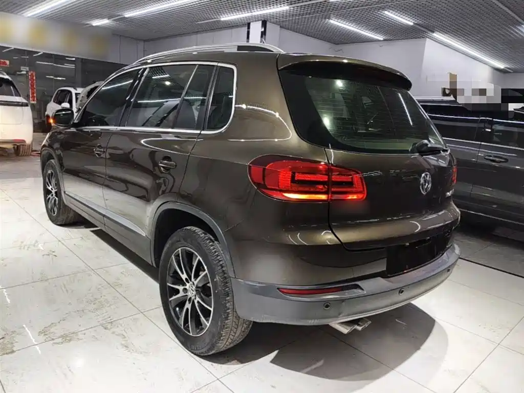 Volkswagen Tiguan 2015 1.8TSI Automatic 2WD Highline фото 5