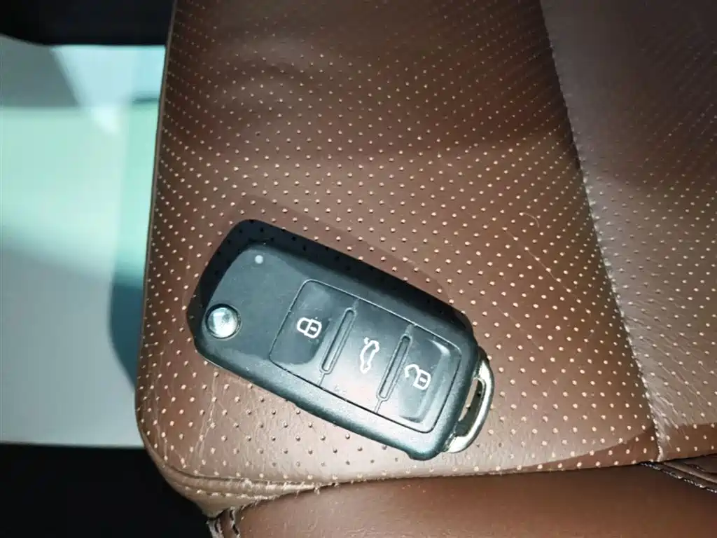 Volkswagen Tiguan 2015 1.8TSI Automatic 2WD Highline фото 9