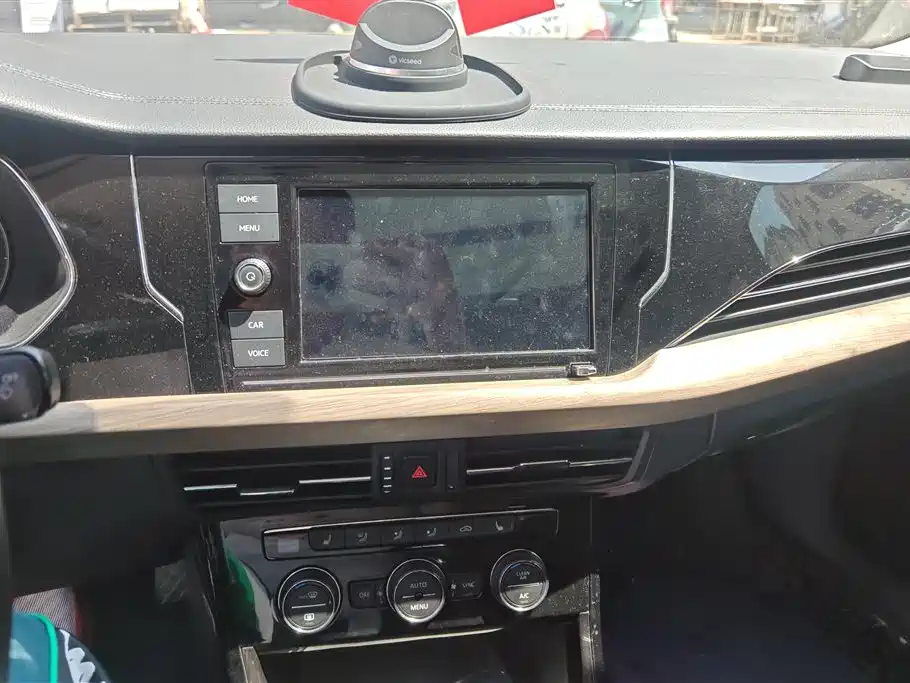 VOLKSWAGEN PASSAT NEW ENERGY