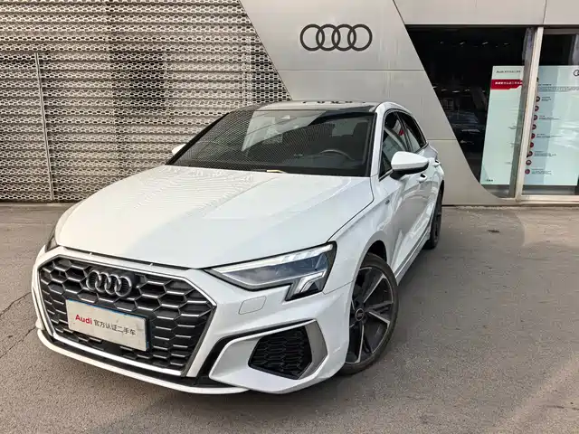Audi A3 Sportback 35 TFSI, Стиль Спорт