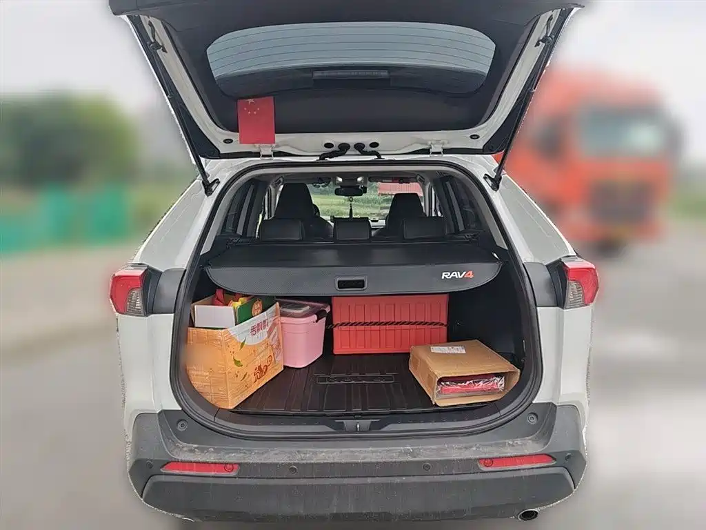 Toyota RAV4 Rongfang 2024 2.0L CVT FWD Urban Edition фото 15