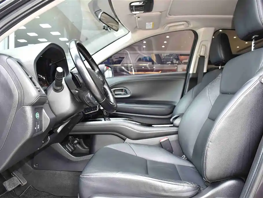 Honda Vezel 2015 2015 1.8L CVT 4WD Flagship Model