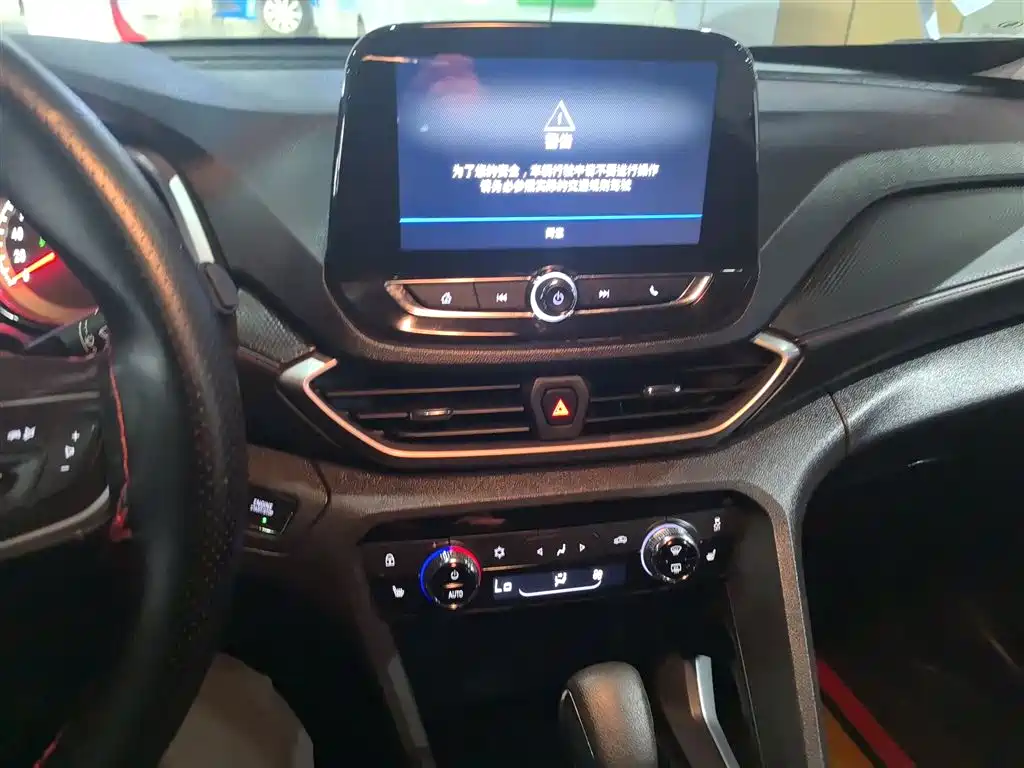 Chevrolet Volando 2018 Redline 530T Auto Premium Edition (5+2 seats) China V фото 5