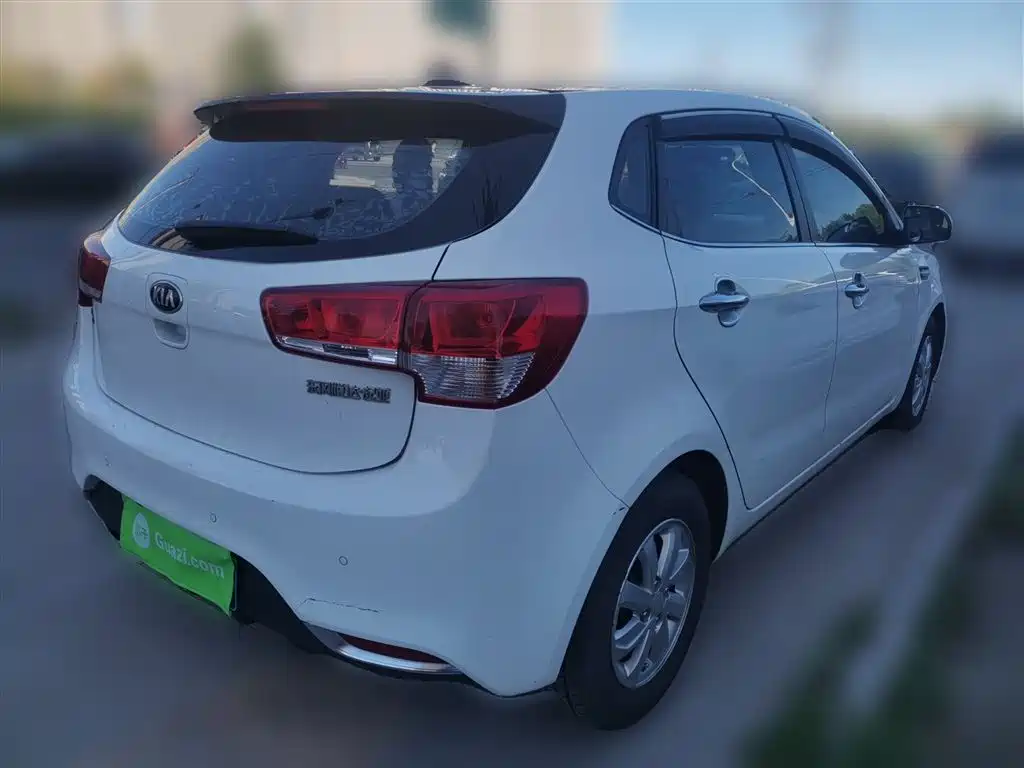 Kia K2 2015 Hatchback 1.4L AT GLS Cool Edition фото 4