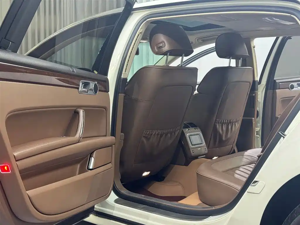 Volkswagen Phaeton 2012 3.0L Executive фото 5