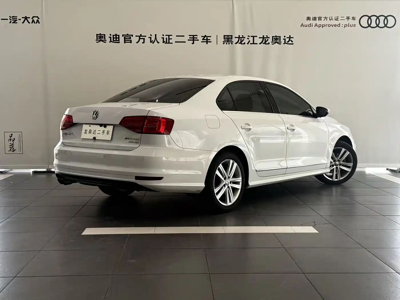 Volkswagen Sagitar 2018 280TSI DSG Spark Edition фото 5