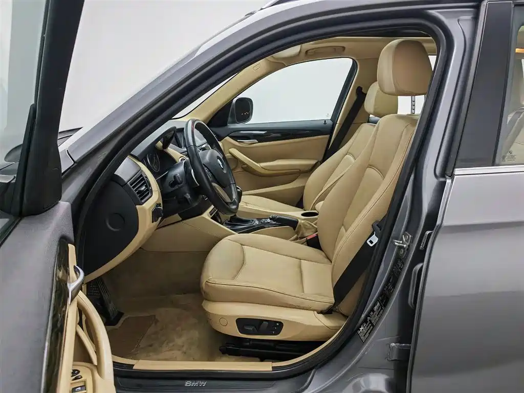 BMW X1 (Import) 2010 xDrive28i фото 10