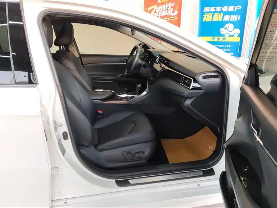 Toyota Camry 2019 Facelift 2.0G Luxury Edition фото 8