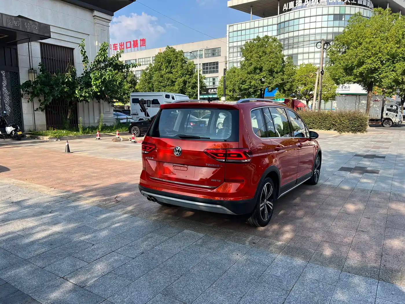 Volkswagen Touran 2018 2018 Touran L 280TSI DSG Frontier Luxury Edition 6-Seater China V