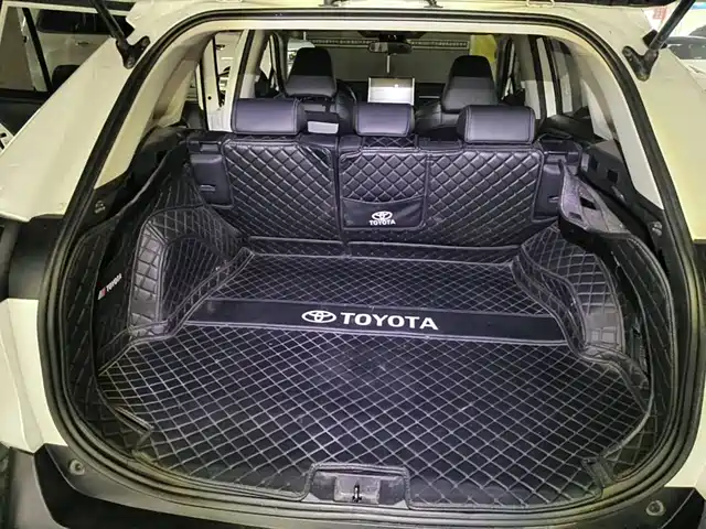 Toyota Wildlander 2021 2.0L CVT 2WD Luxury Edition — фото 5