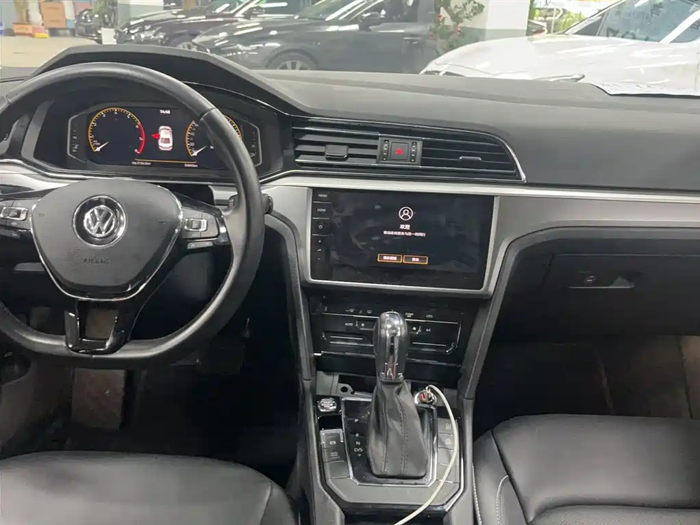 VOLKSWAGEN LINGDU
