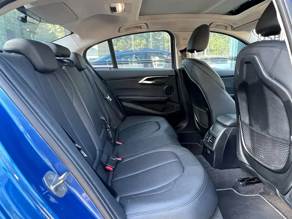 BMW 1 Series 2018 120i Design Package фото 8