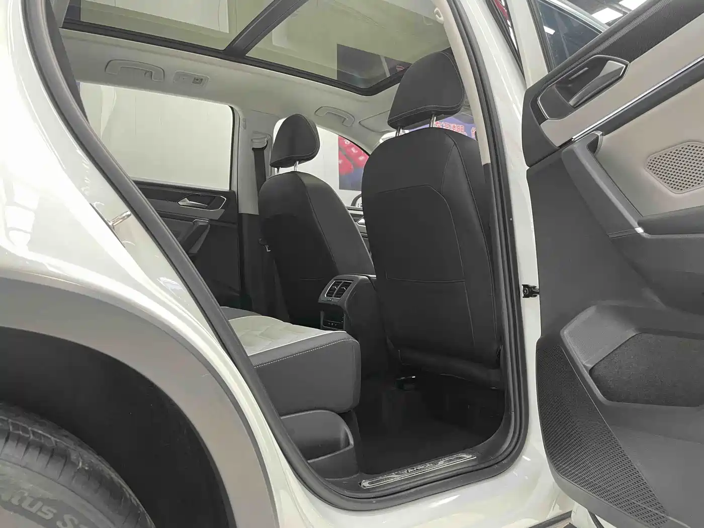 Volkswagen Tayron 2023 280TSI 2WD Luxury Plus Advanced Edition фото 13