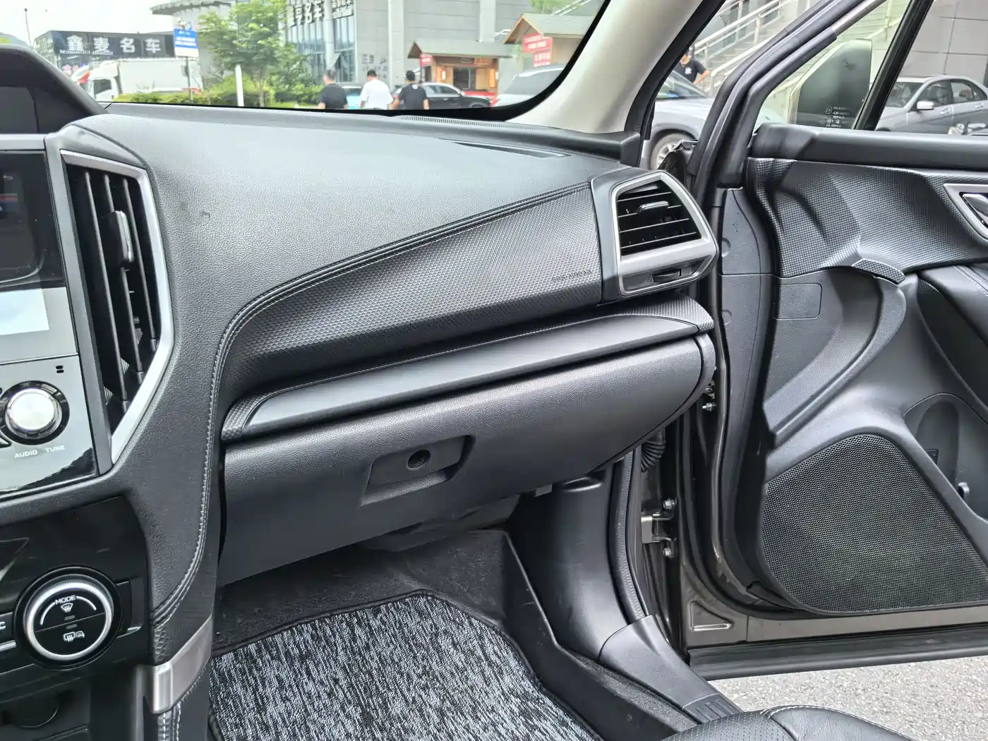 Subaru Forester 2019 2.0i Luxury Edition EyeSight фото 25