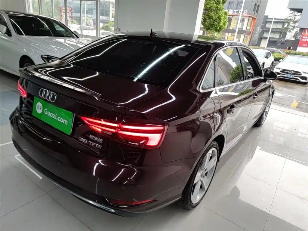 Audi A3 2018 30th Anniversary Limousine 35 TFSI Style фото 7