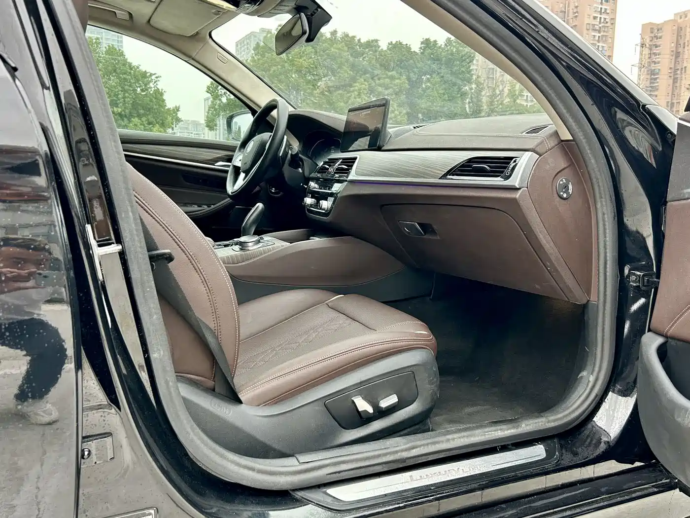 BMW 5 Series 2023 530Li Leading Luxury Package фото 15