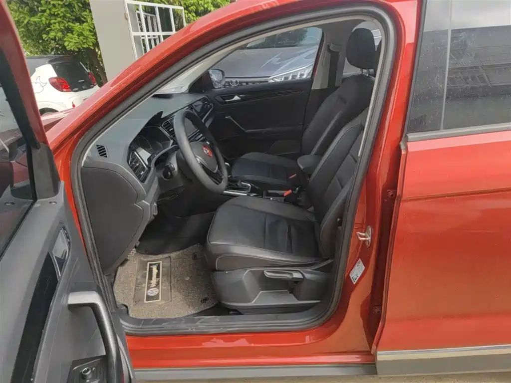 Volkswagen T-ROC 2018 280TSI DSG 2WD Comfort (China V) фото 15