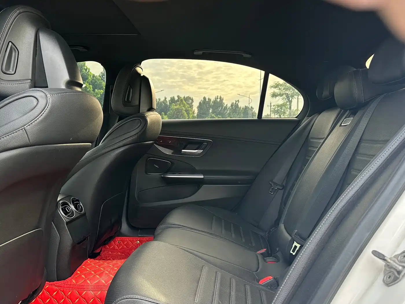 Mercedes-Benz C-Class 2023 Facelift C 200 L Sport Edition фото 6