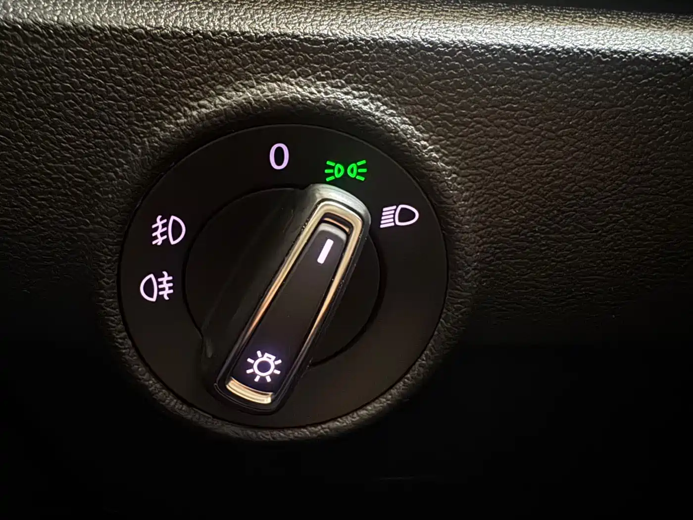 VOLKSWAGEN T ROC EXPLORING SONGS