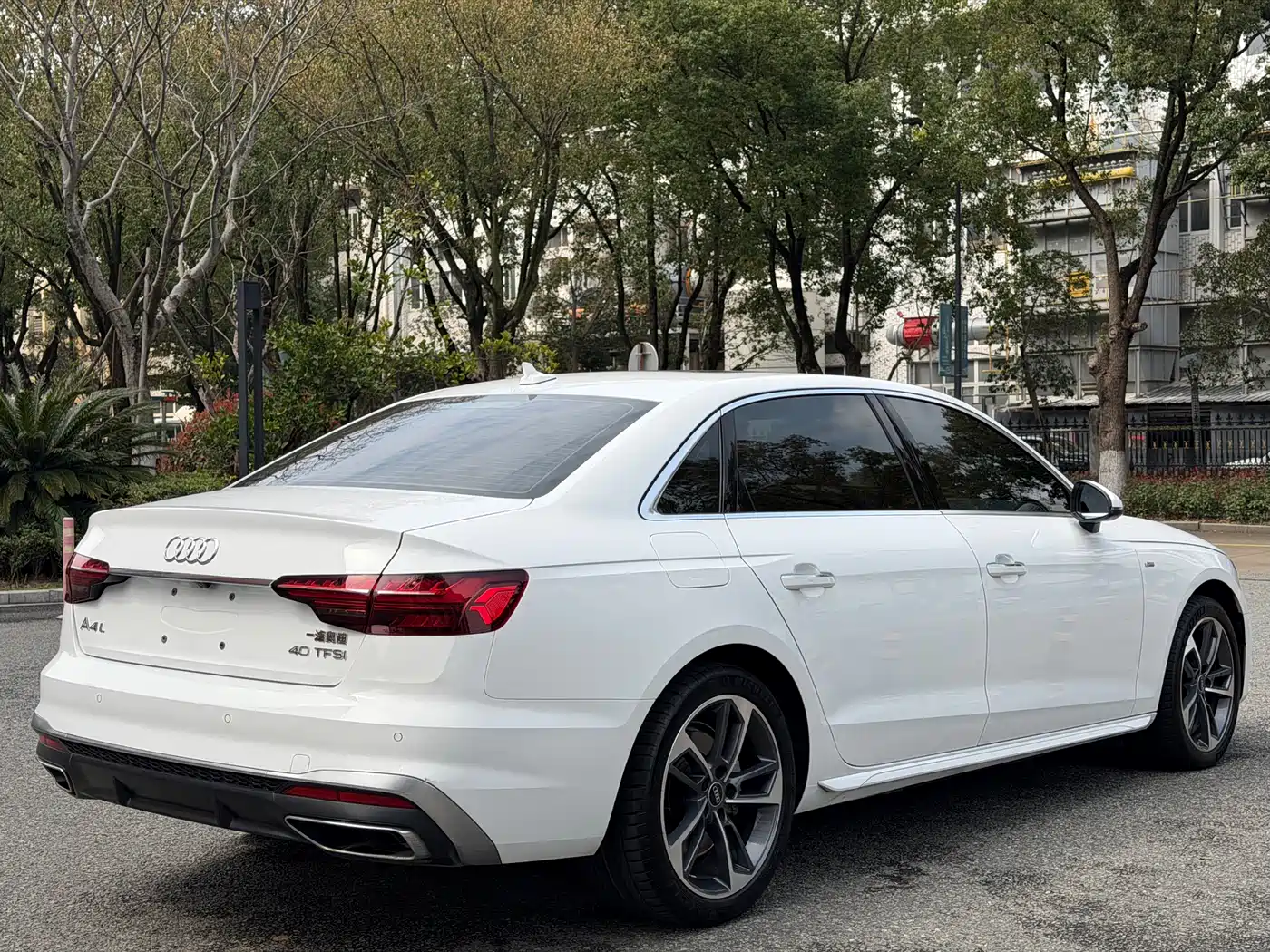 Audi A4L 2025 2 Million Celebration Edition 40 TFSI Fashion Dynamic фото 16