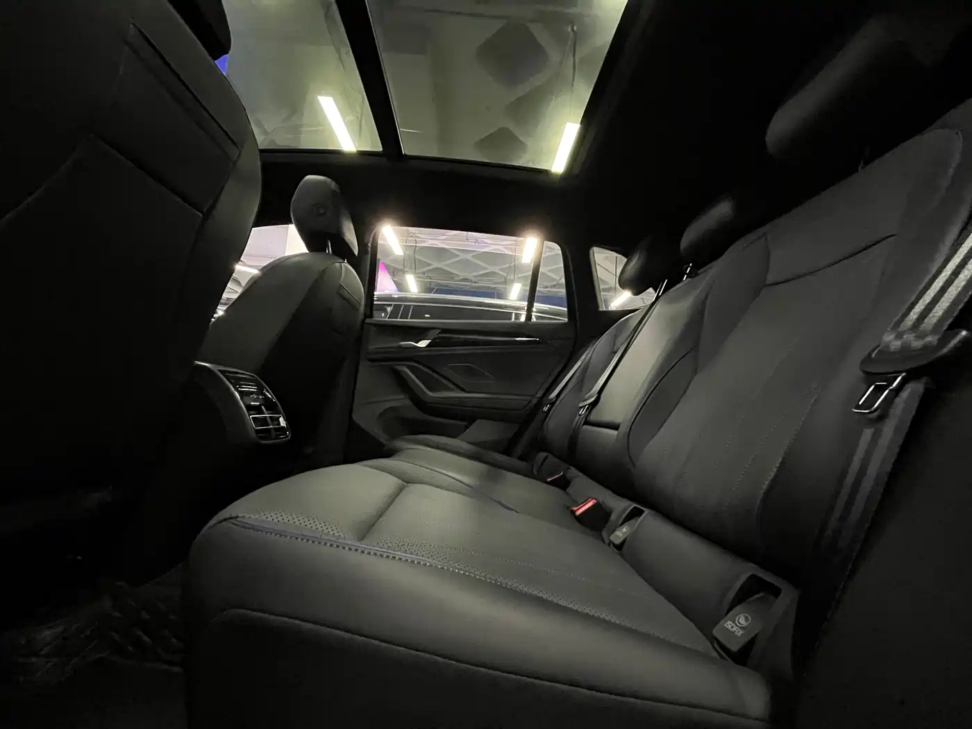 Volkswagen Tiguan L 2024 PRO 380TSI AWD R-Line Intelligent Leader Edition фото 18