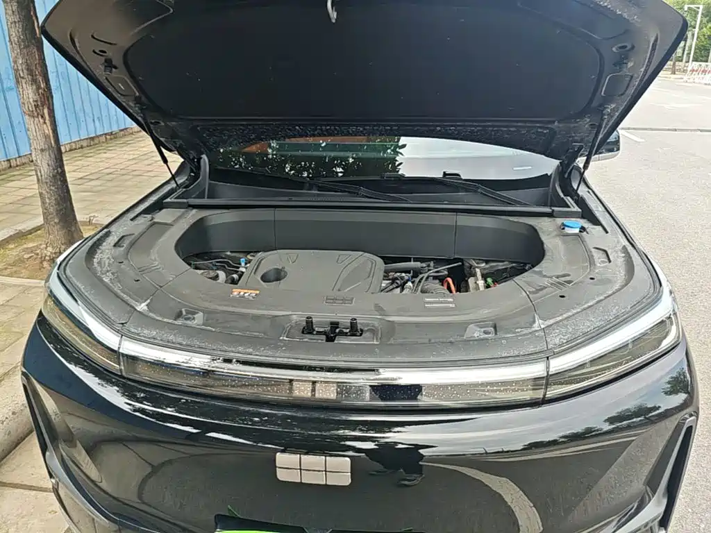 Geely Galaxy Galaxy M9 2025 2025 Base Model
