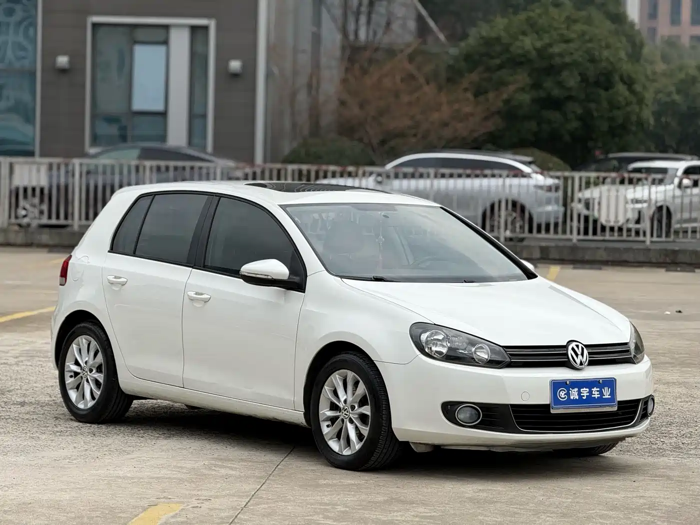 Фото 3 - Volkswagen Golf