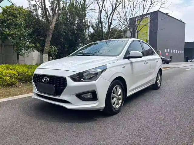 HYUNDAI RENA