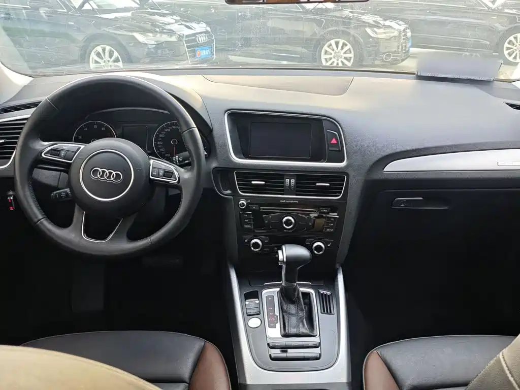 Audi Q5 2018 2017 Plus 40 TFSI Technology