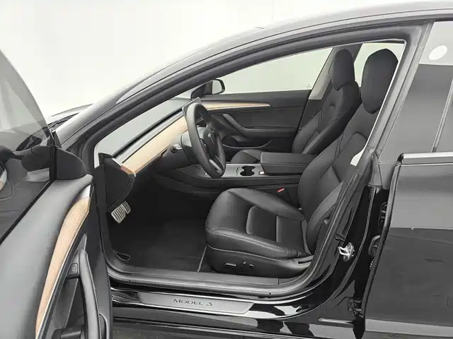 Фото 9 - Tesla Model 3