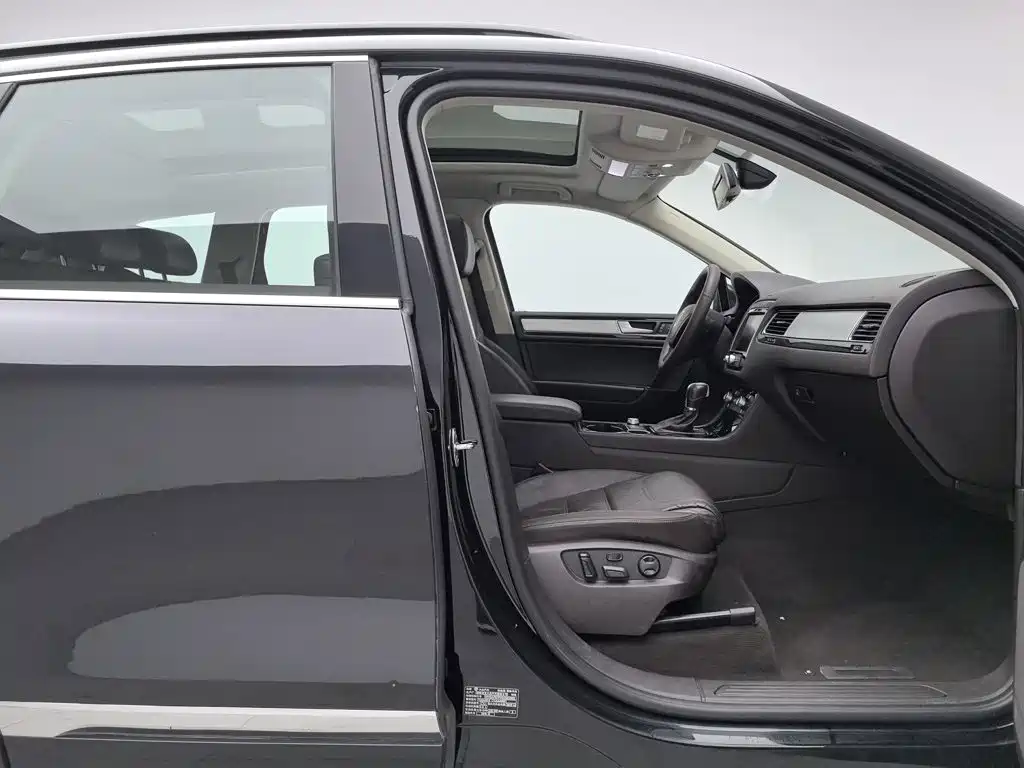 Фото 23 - Volkswagen Touareg