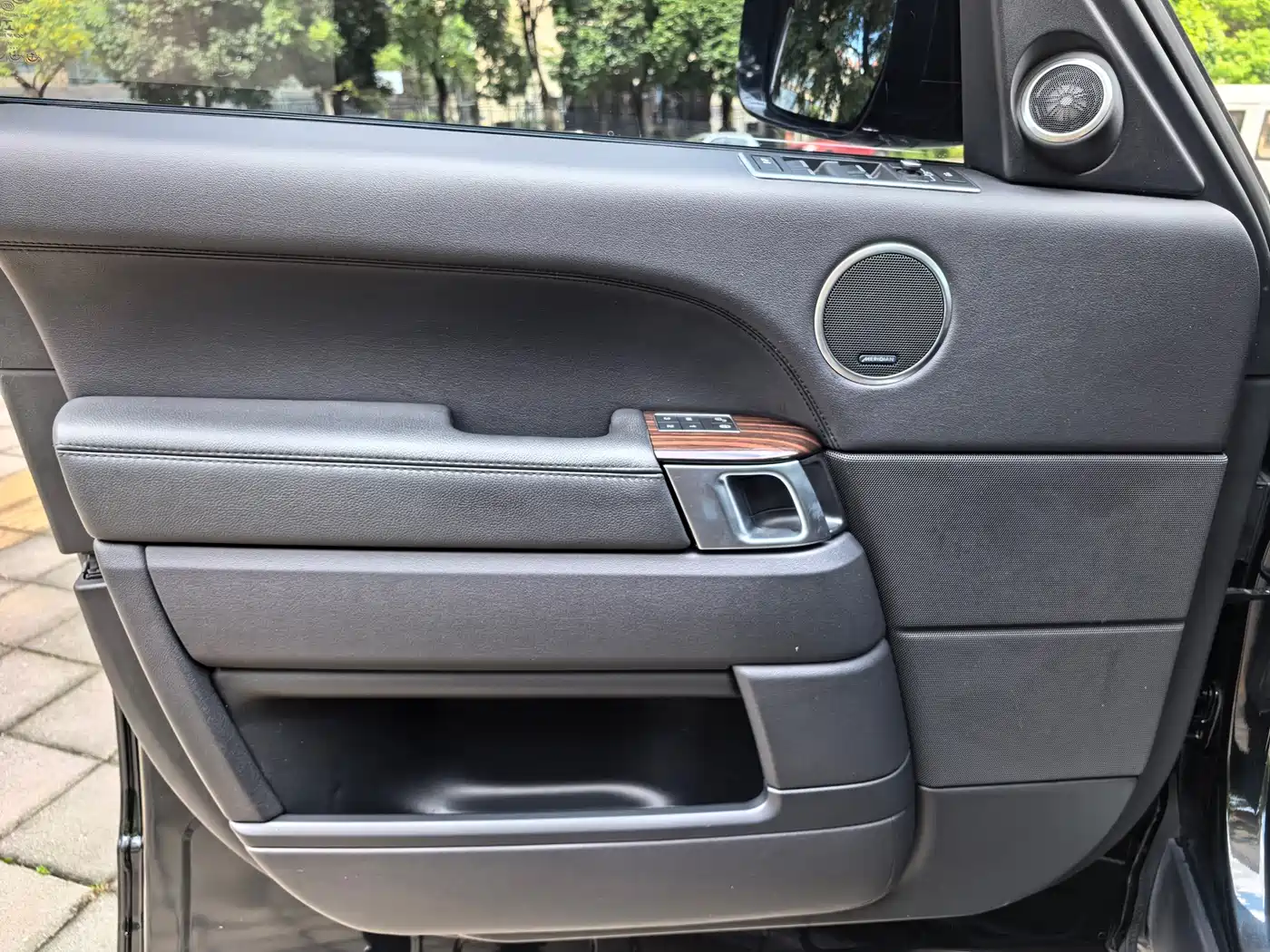 Land Rover Range Rover 2017 3.0 SC V6 Golden Age Edition фото 9