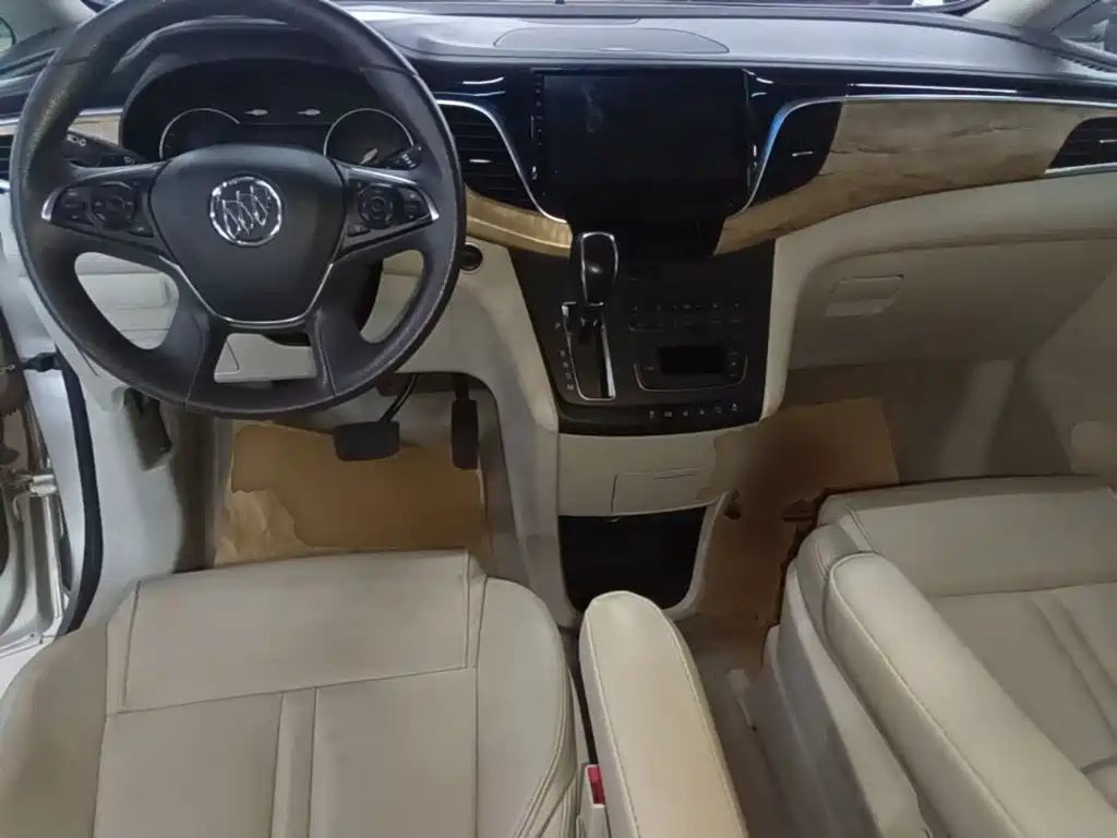 Фото 10 - Buick GL8